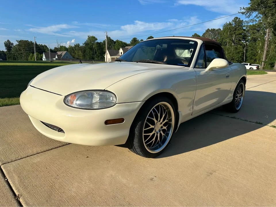 1999 Mazda NB MX-5 Miata - Image 5 of 11