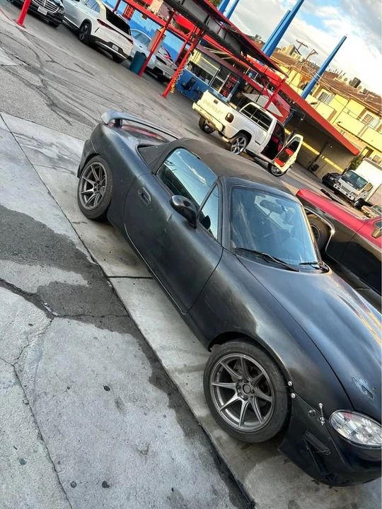 1999 Mazda NB MX-5 Miata - Image 5 of 12