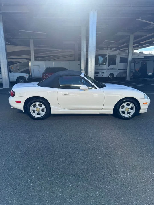 1999 Mazda NB MX-5 Miata - Image 2 of 12