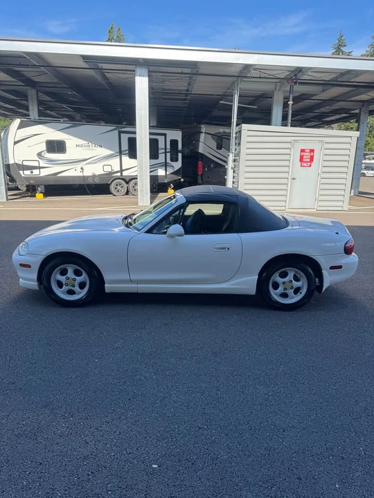 1999 Mazda NB MX-5 Miata - Image 6 of 12