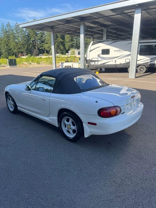 1999 Mazda NB MX-5 Miata - Image 5 of 12