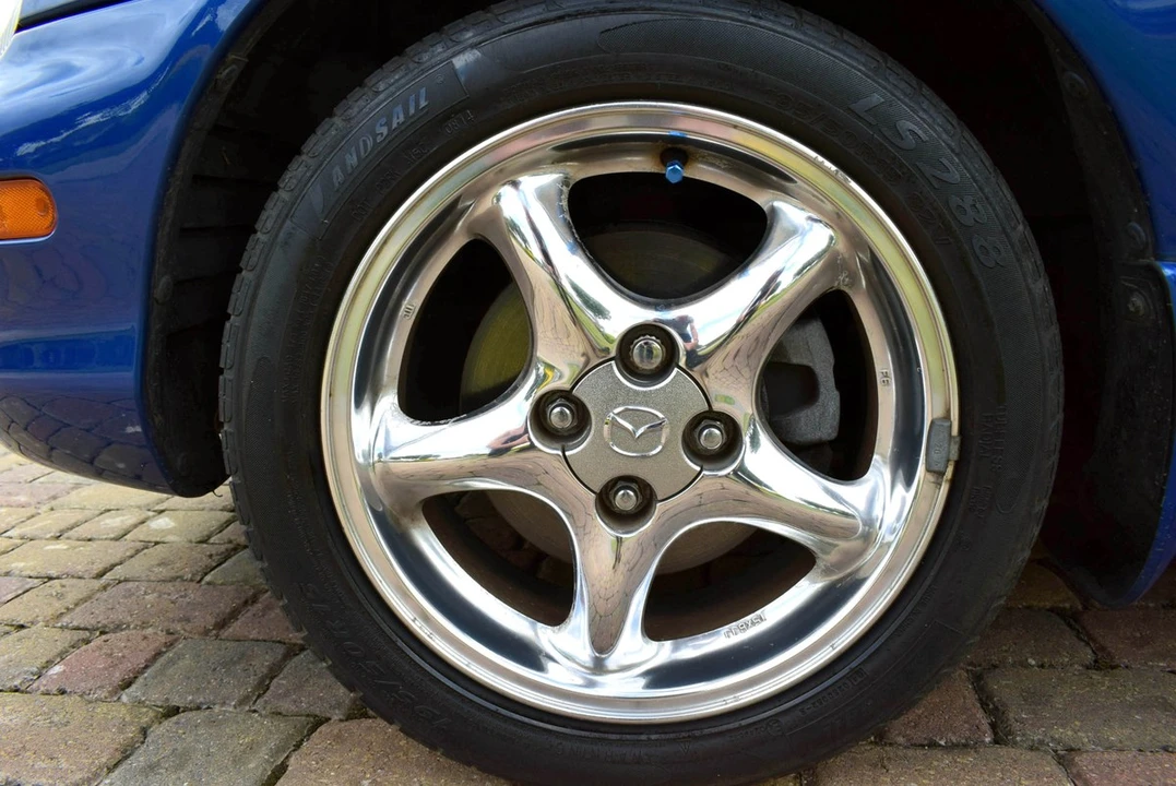 1999 Mazda NB MX-5 Miata - Image 17 of 30