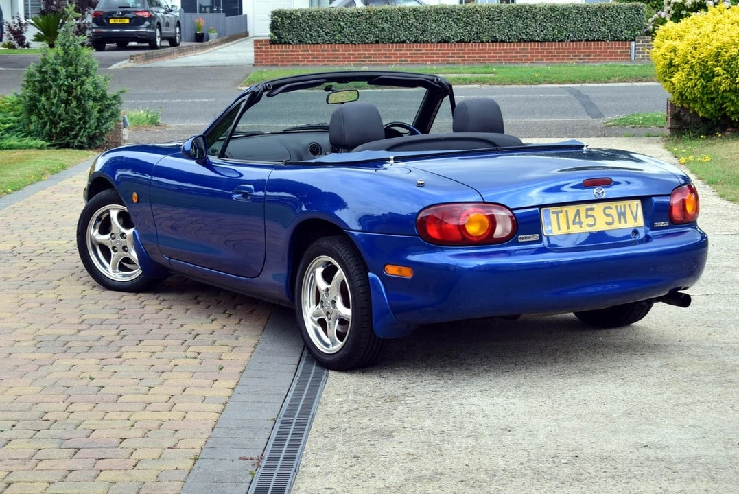 1999 Mazda NB MX-5 Miata - Image 8 of 30