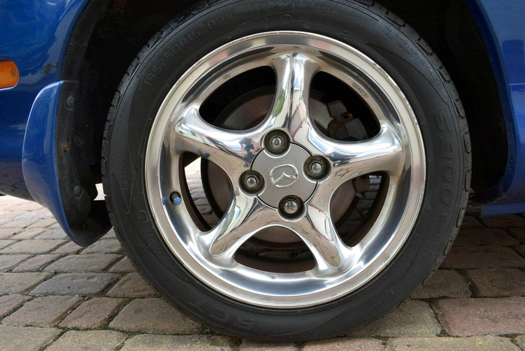 1999 Mazda NB MX-5 Miata - Image 19 of 30