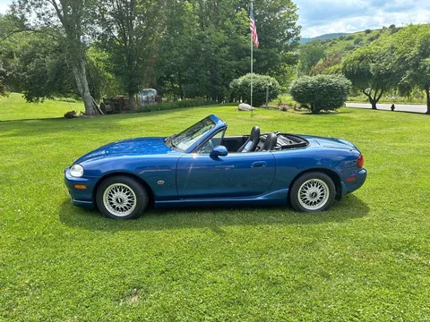 1999 Mazda MX-5 10th Anniversary Convertible 2D