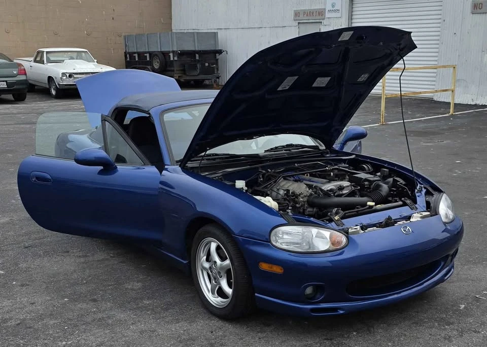 1999 Mazda NB MX-5 Miata - Image 9 of 16