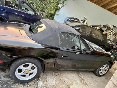 1999 Mazda MX-5 Club Convertible 2D