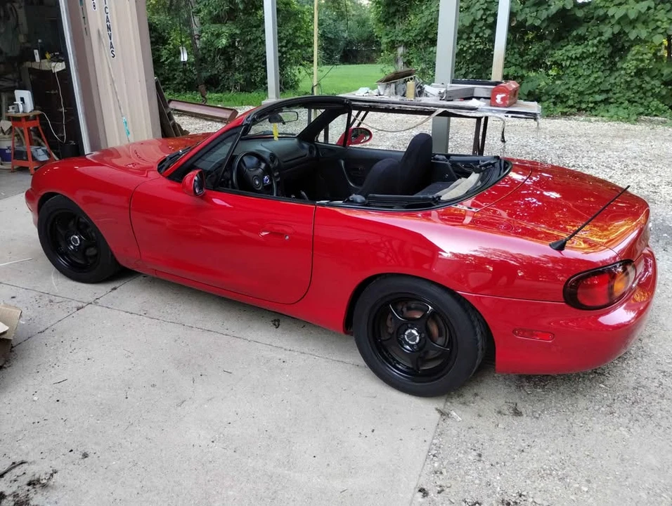 1999 Mazda NB MX-5 Miata - Image 5 of 11