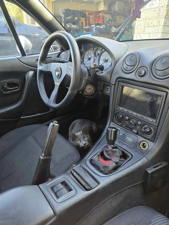 1999 Mazda NB MX-5 Miata - Image 5 of 8