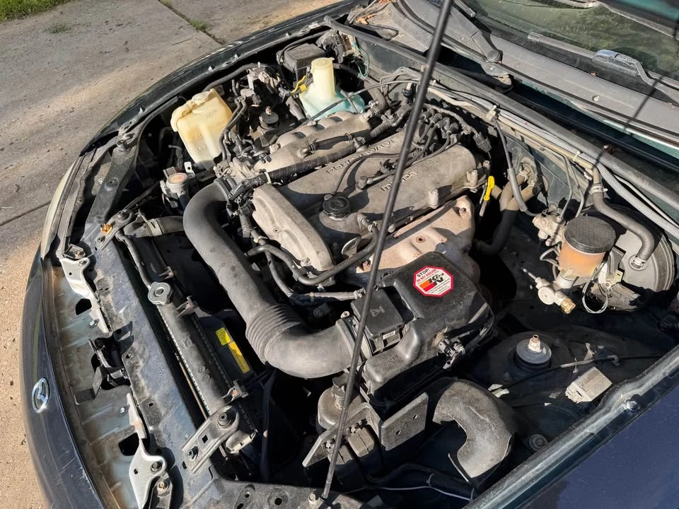 1999 Mazda NB MX-5 Miata - Image 8 of 10