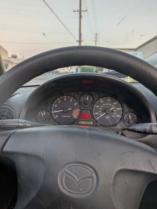 1999 Mazda NB MX-5 Miata - Image 8 of 13