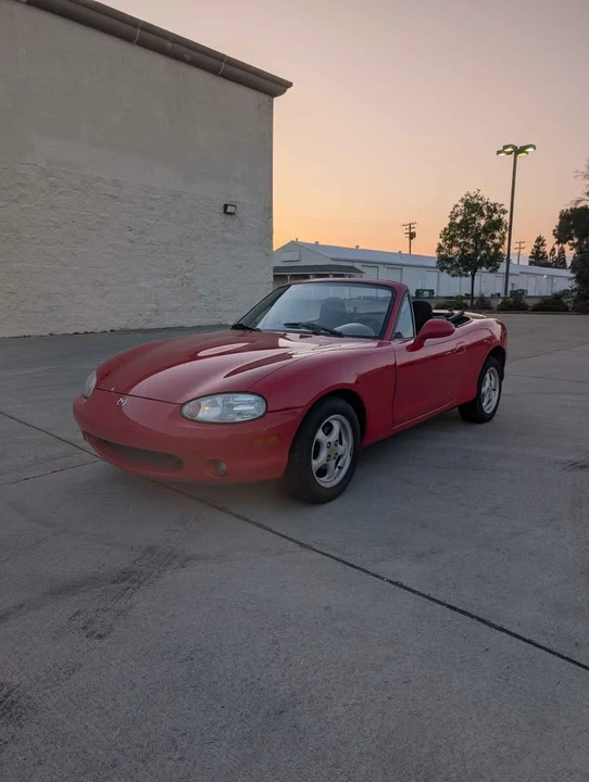 1999 Mazda NB MX-5 Miata - Image 2 of 13