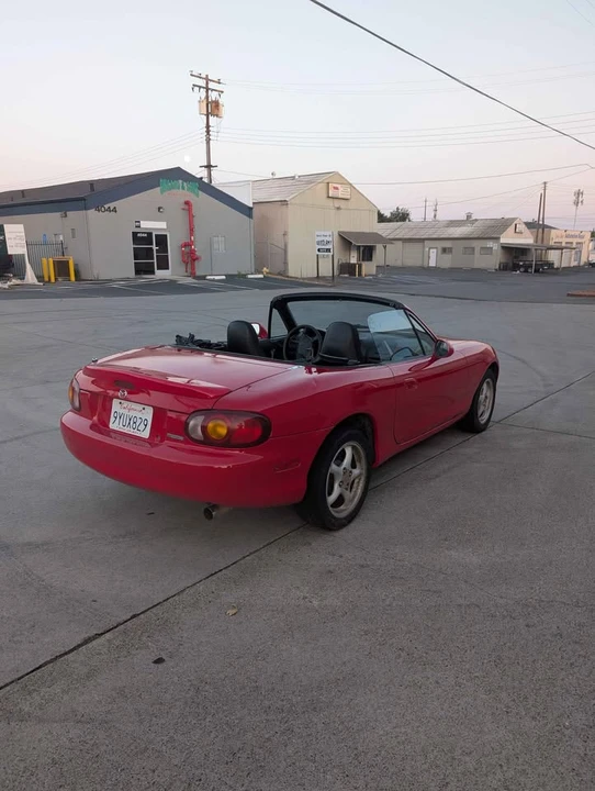 1999 Mazda NB MX-5 Miata - Image 4 of 13