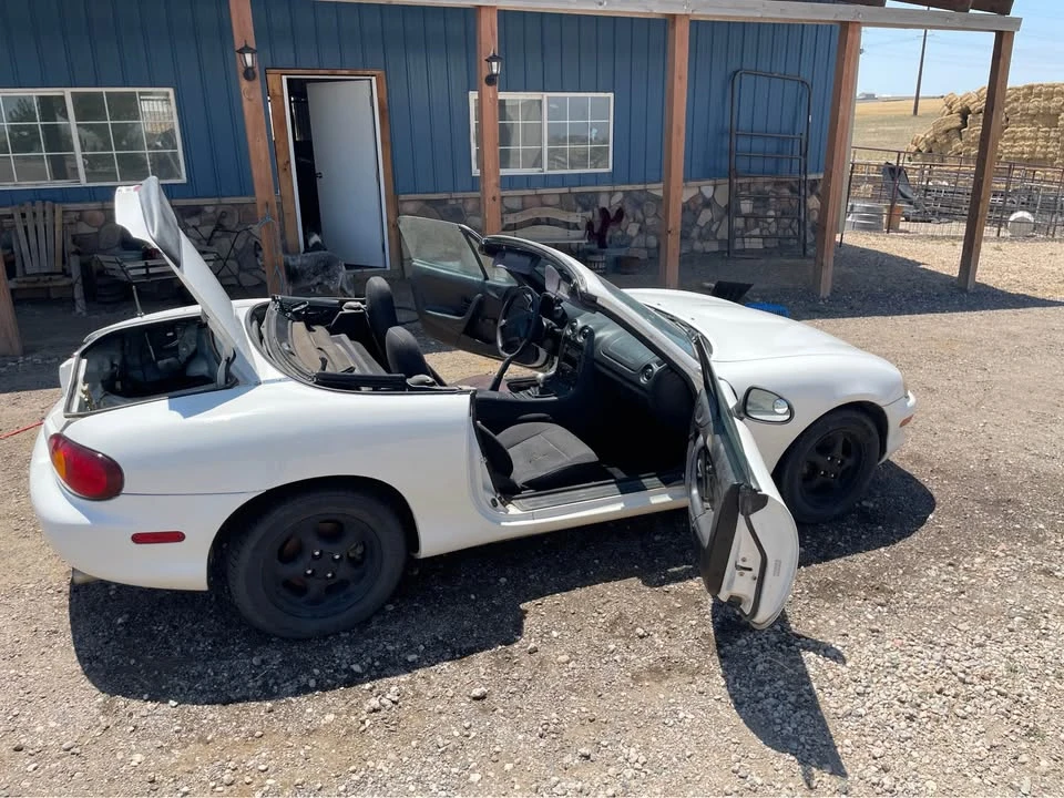 1999 Mazda NB MX-5 Miata - Image 4 of 7