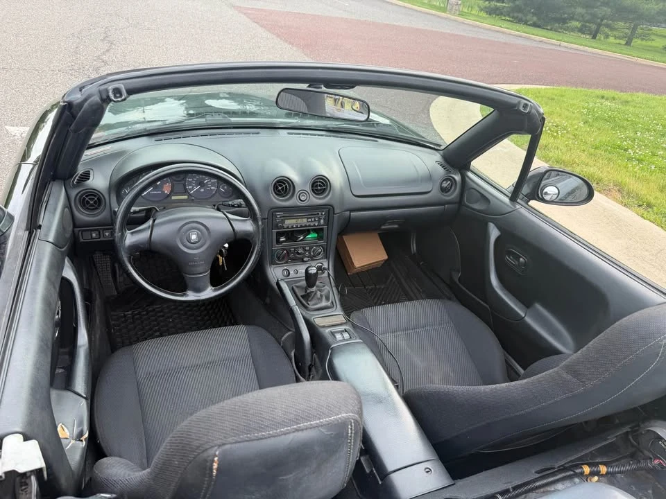 1999 Mazda NB MX-5 Miata - Image 9 of 12