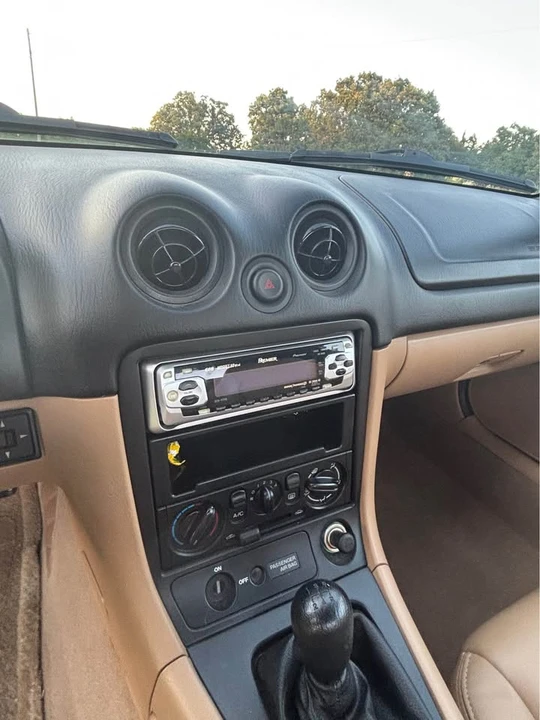 1999 Mazda NB MX-5 Miata - Image 8 of 16