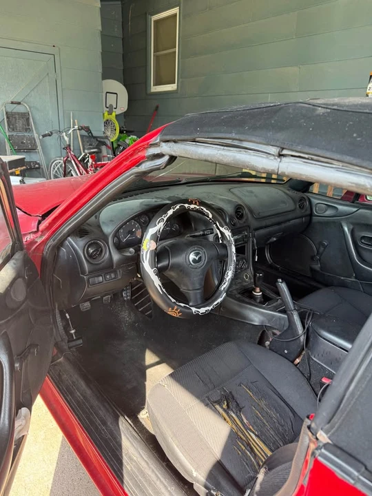 1999 Mazda NB MX-5 Miata - Image 4 of 8