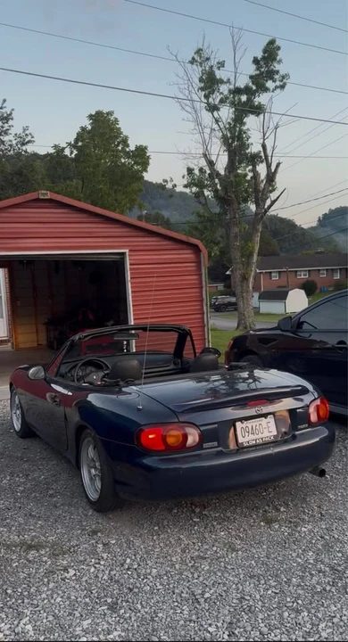 1999 Mazda NB MX-5 Miata - Image 2 of 8