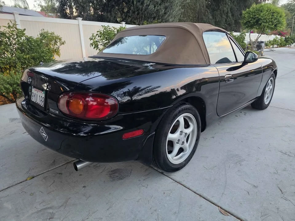 1999 Mazda NB MX-5 Miata - Image 2 of 13