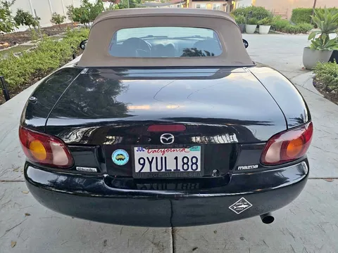 1999 Mazda MX-5 Convertible 2D