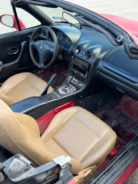 1999 Mazda NB MX-5 Miata - Image 9 of 14