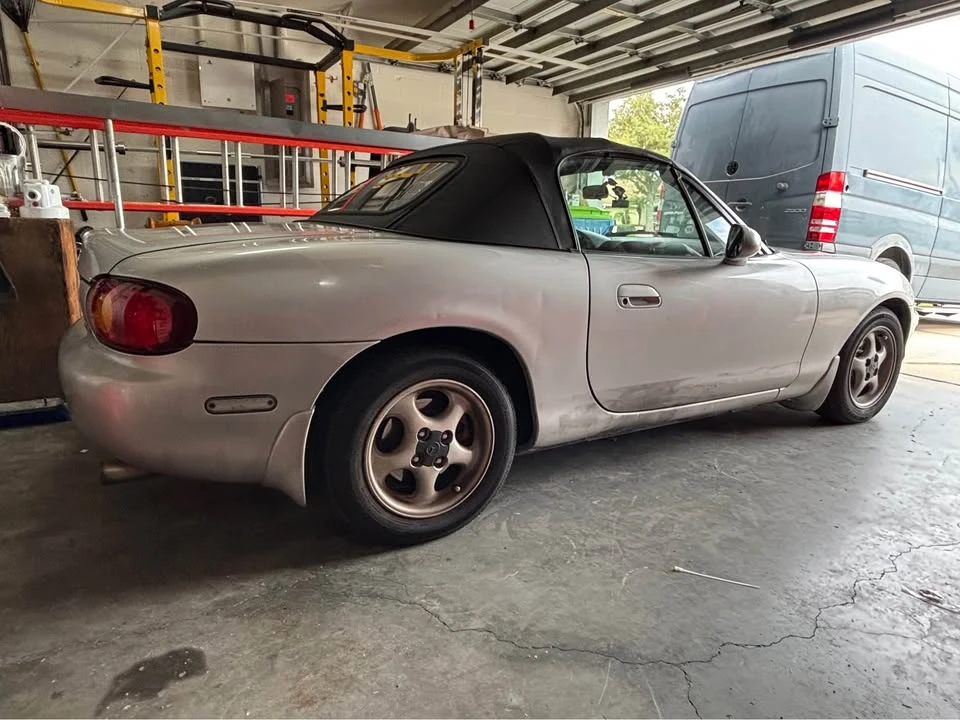 1999 Mazda NB MX-5 Miata - Image 10 of 18