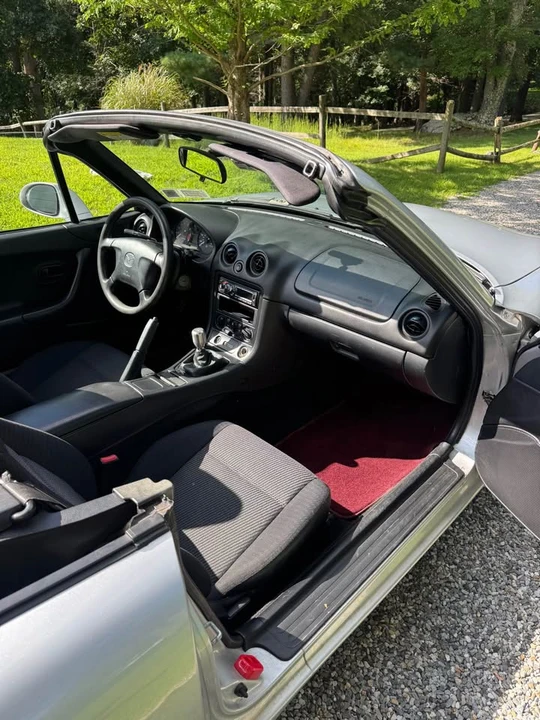 1999 Mazda NB MX-5 Miata - Image 11 of 17