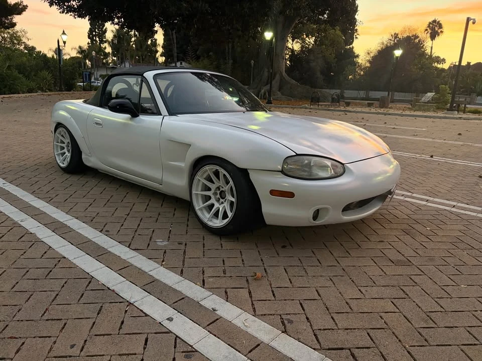 1999 Mazda NB MX-5 Miata - Image 2 of 10