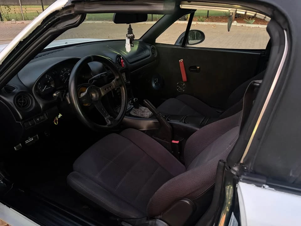 1999 Mazda NB MX-5 Miata - Image 8 of 10