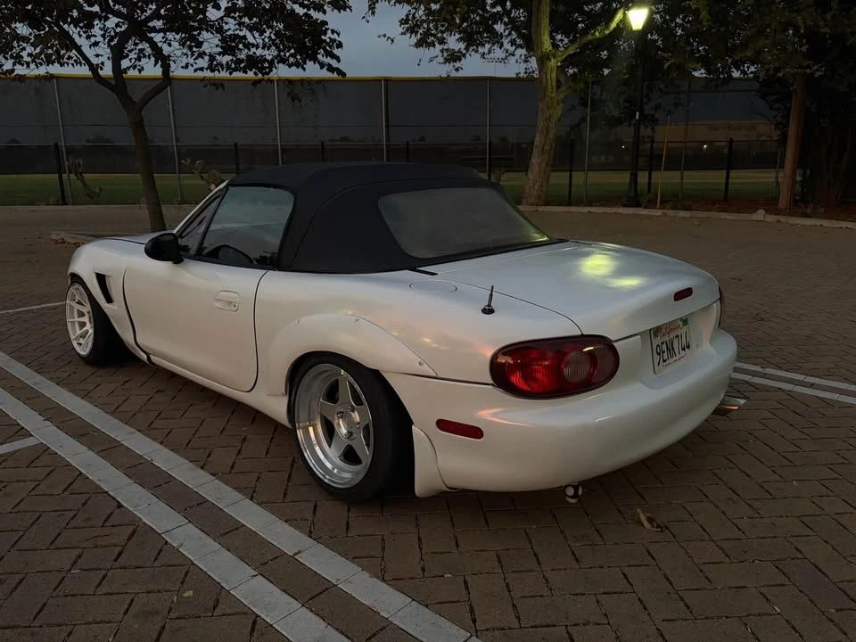 1999 Mazda NB MX-5 Miata - Image 4 of 10