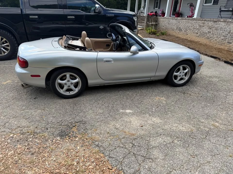 1999 Mazda NB MX-5 Miata - Image 4 of 10