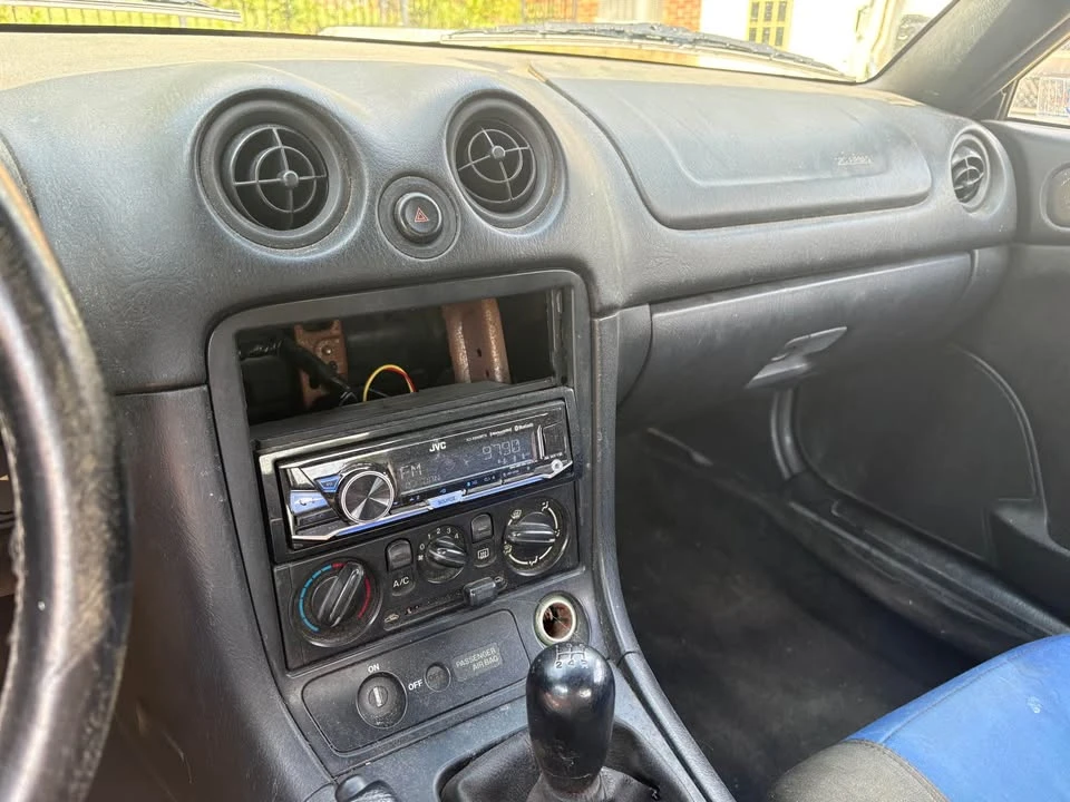 1999 Mazda NB MX-5 Miata - Image 6 of 10