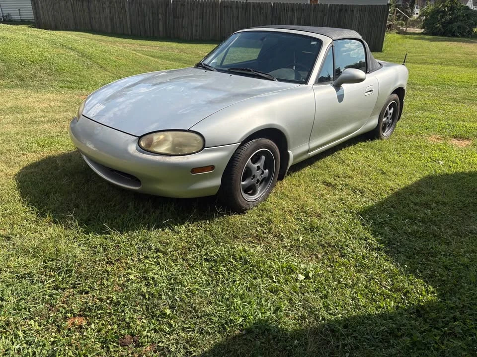 1999 Mazda NB MX-5 Miata - Image 2 of 10