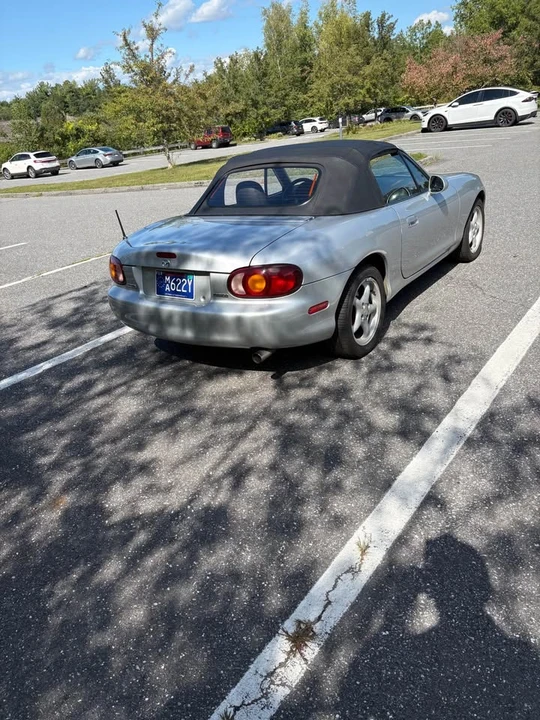 1999 Mazda NB MX-5 Miata - Image 4 of 8