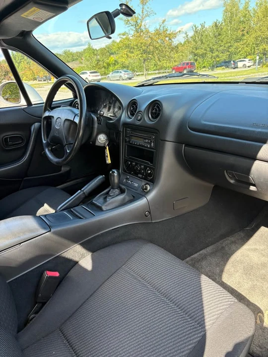 1999 Mazda NB MX-5 Miata - Image 6 of 8