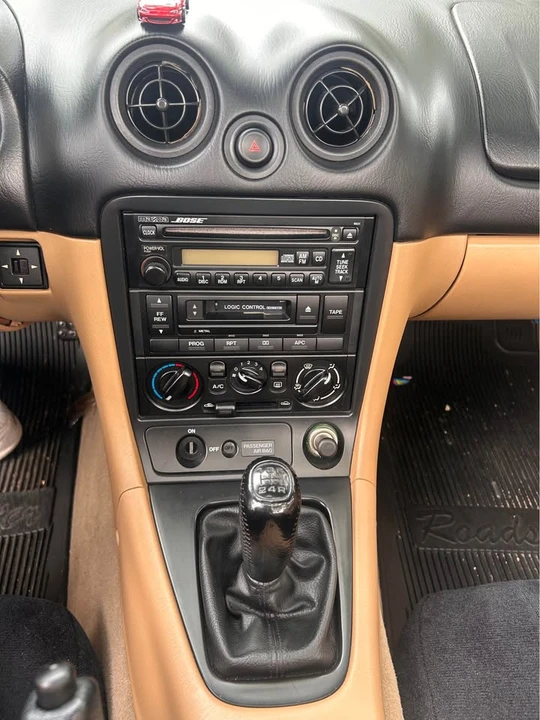 1999 Mazda NB MX-5 Miata - Image 10 of 17