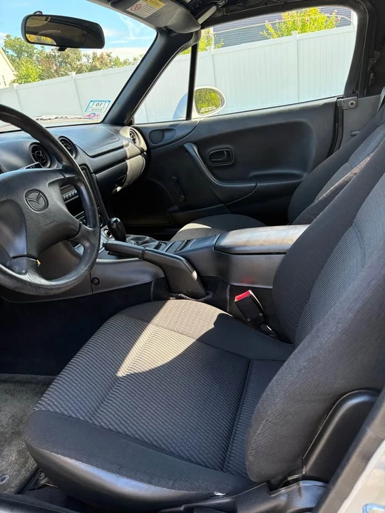 1999 Mazda NB MX-5 Miata - Image 5 of 8