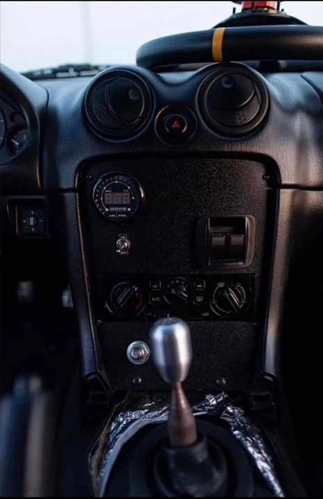1999 Mazda NB MX-5 Miata - Image 10 of 15
