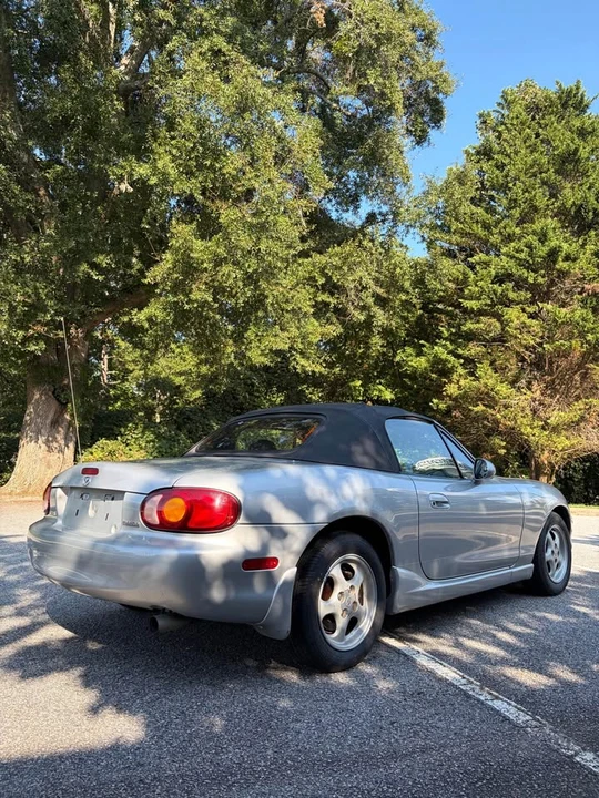 1999 Mazda NB MX-5 Miata - Image 4 of 10