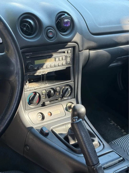 1999 Mazda NB MX-5 Miata - Image 7 of 10