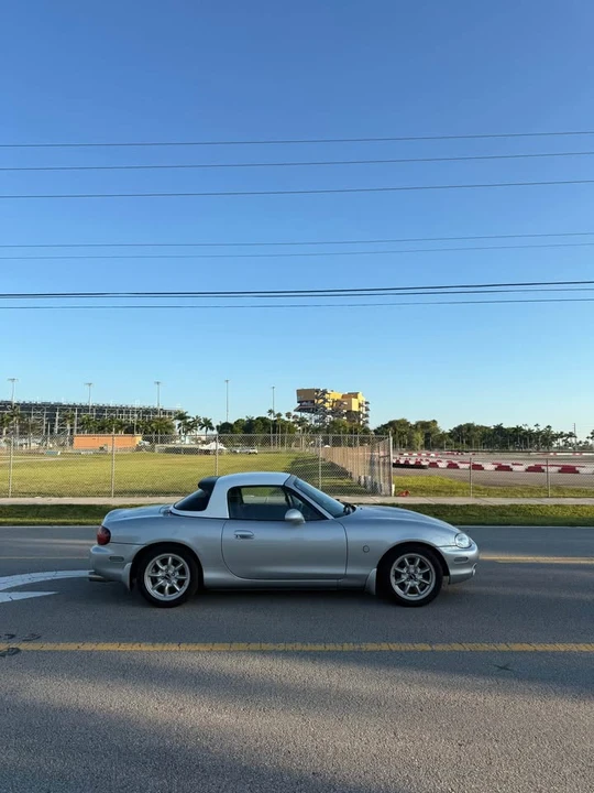 1999 Mazda NB MX-5 Miata - Image 2 of 17