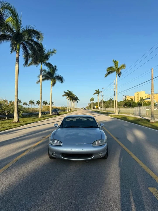 1999 Mazda NB MX-5 Miata - Image 8 of 17