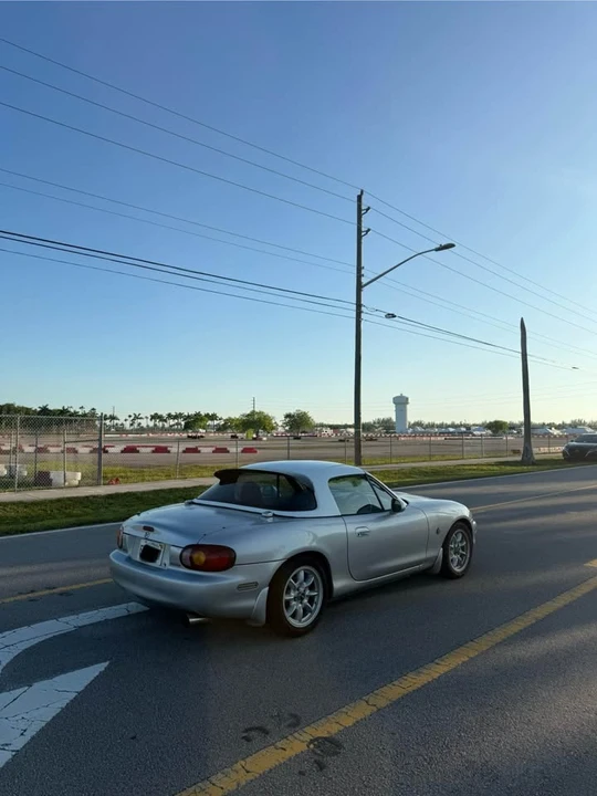 1999 Mazda NB MX-5 Miata - Image 3 of 17