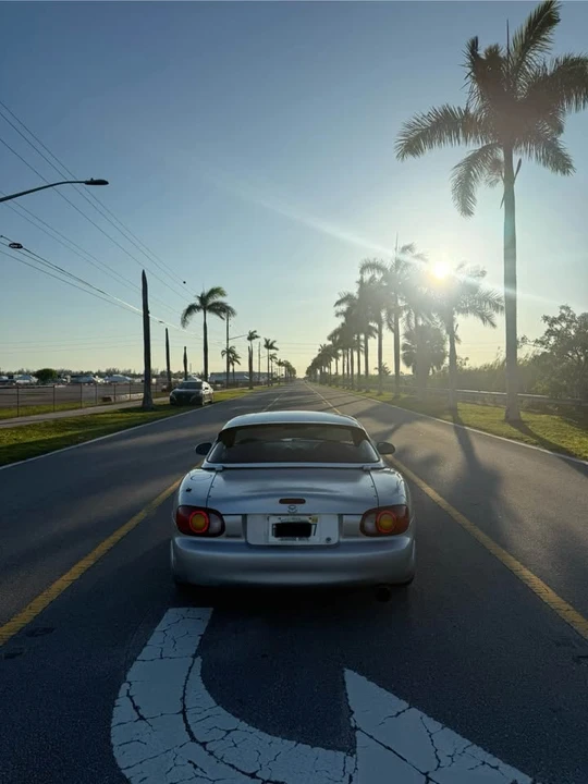 1999 Mazda NB MX-5 Miata - Image 4 of 17