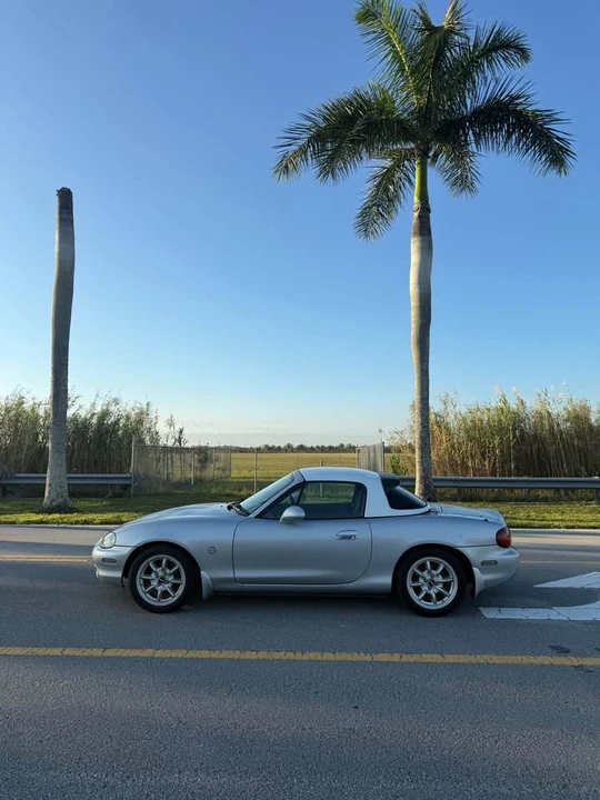 1999 Mazda NB MX-5 Miata - Image 6 of 17