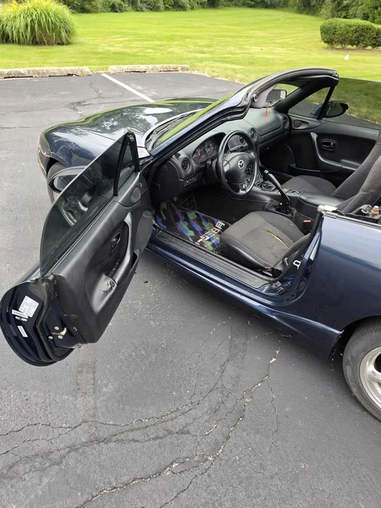 1999 Mazda NB MX-5 Miata - Image 4 of 13