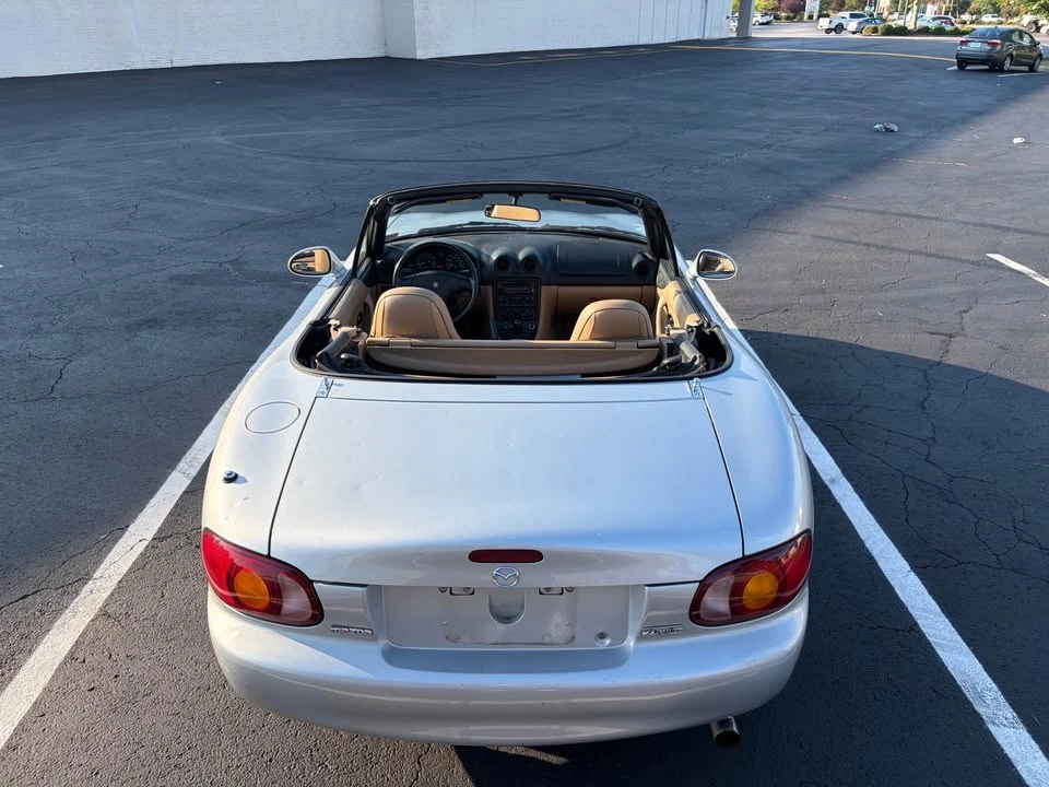 1999 Mazda NB MX-5 Miata - Image 5 of 11