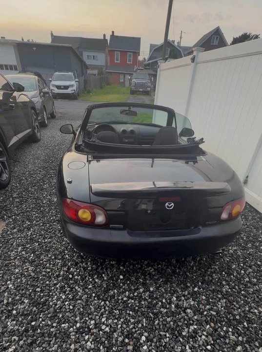 1999 Mazda NB MX-5 Miata - Image 4 of 8