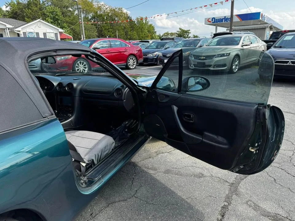 1999 Mazda NB MX-5 Miata - Image 8 of 16