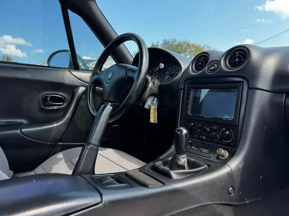 1999 Mazda NB MX-5 Miata - Image 10 of 16